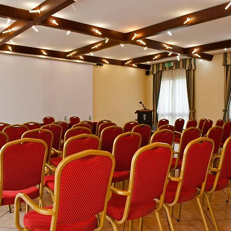 CDH Hotel Villa Ducale Parma Esterno foto