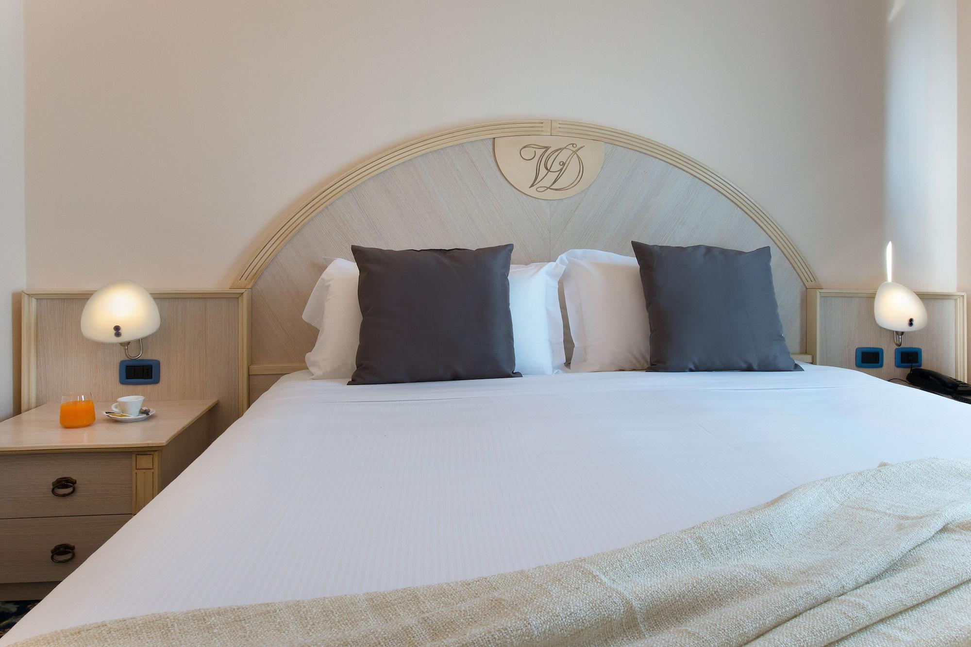 CDH Hotel Villa Ducale Parma Esterno foto