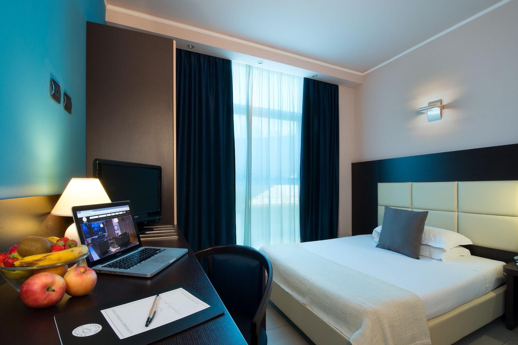 CDH Hotel Villa Ducale Parma Esterno foto
