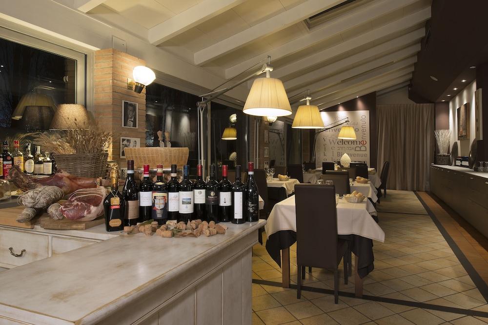 CDH Hotel Villa Ducale Parma Esterno foto