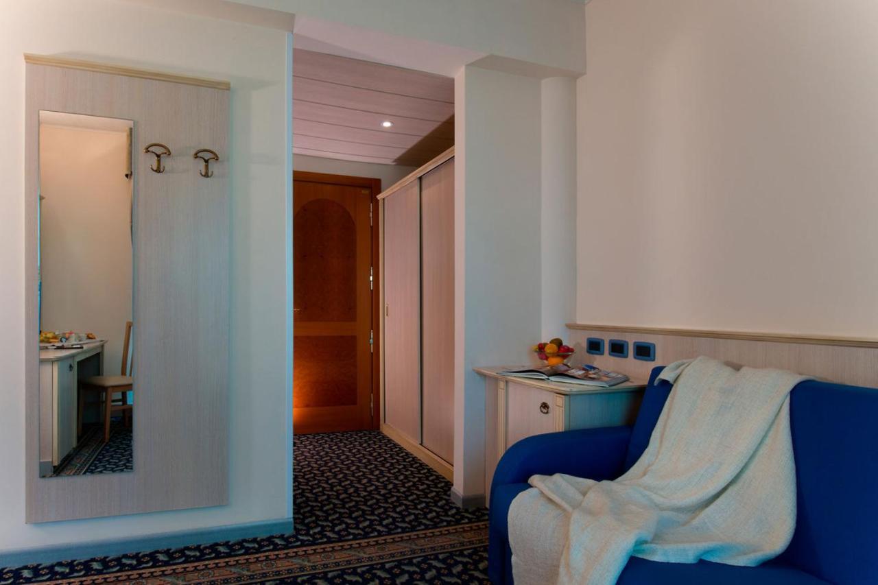 CDH Hotel Villa Ducale Parma Esterno foto