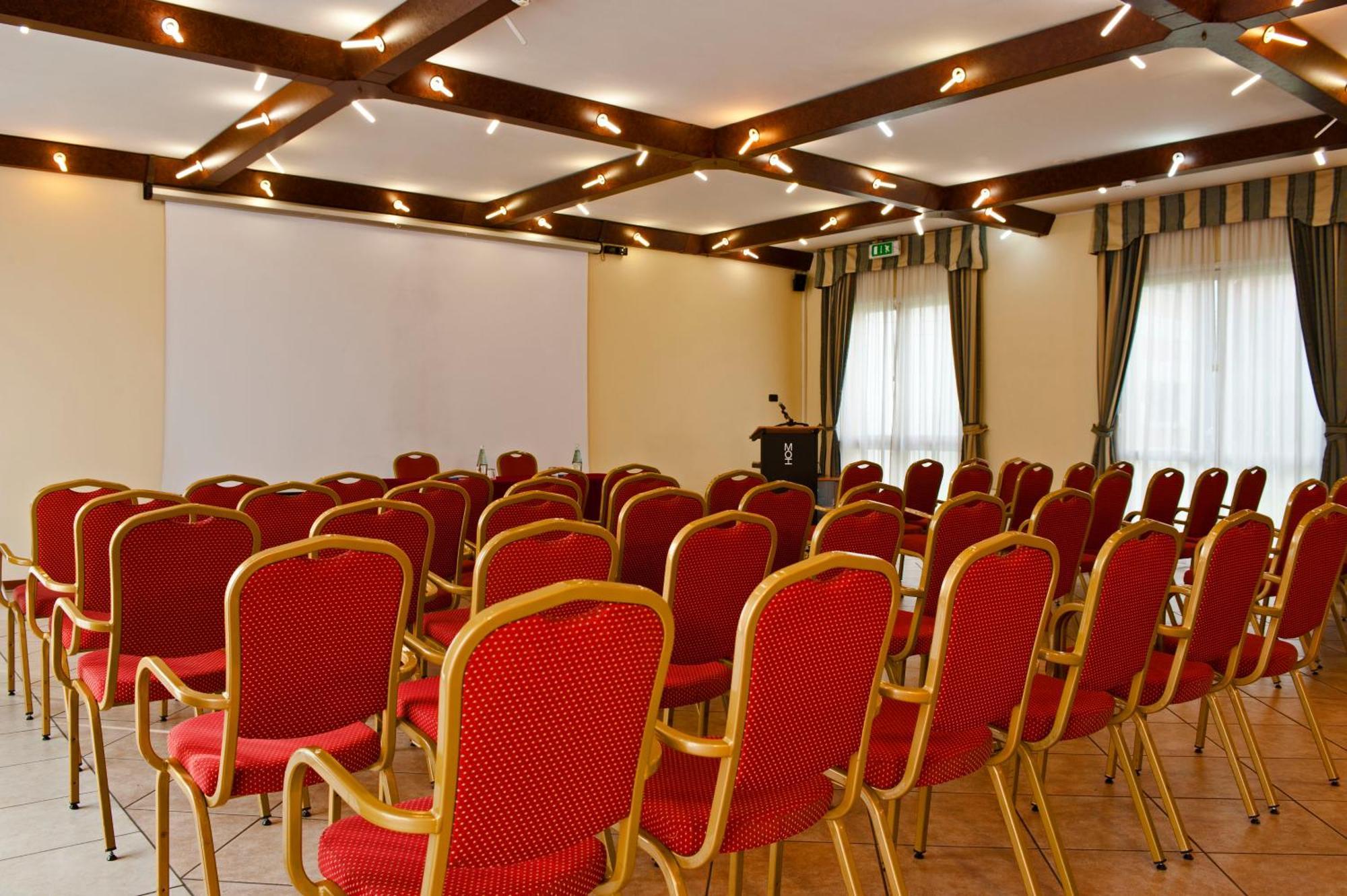 CDH Hotel Villa Ducale Parma Esterno foto