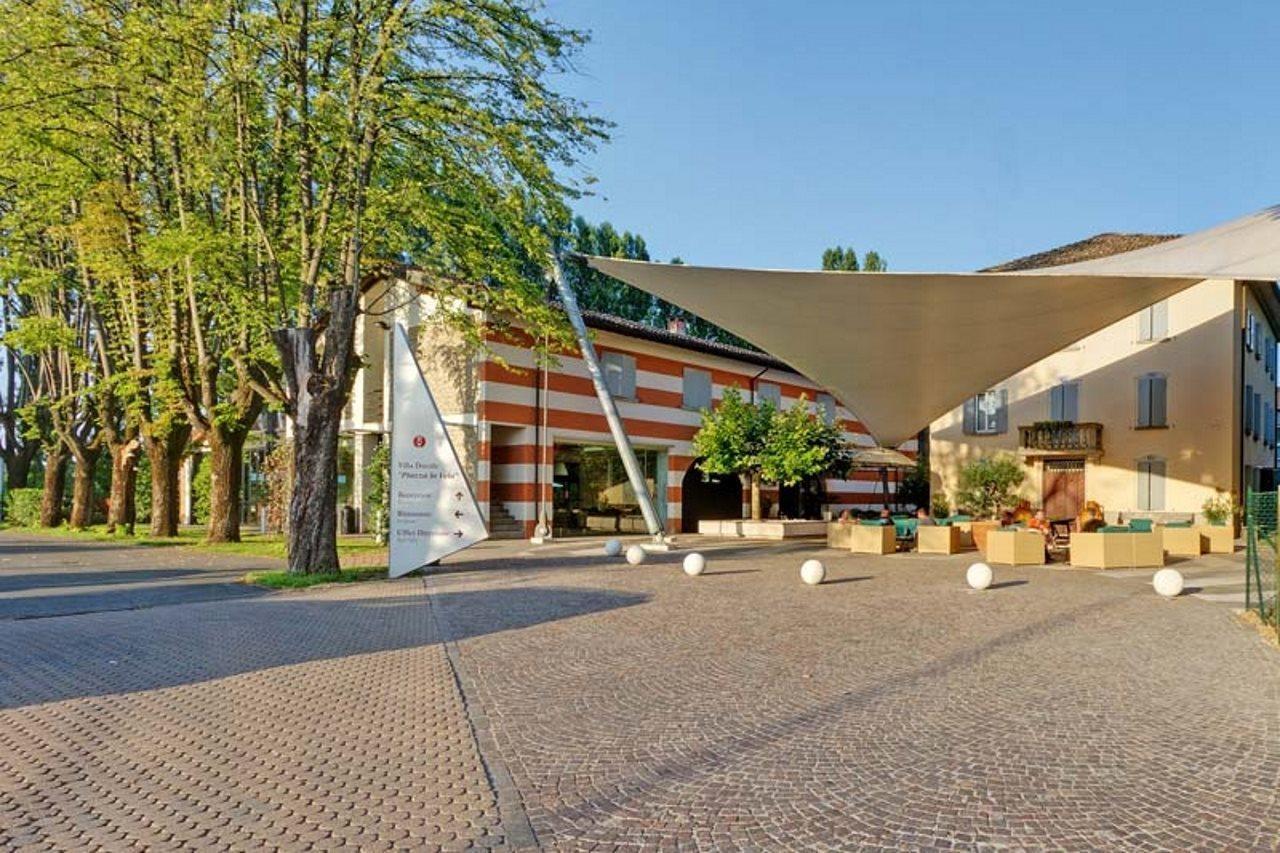 CDH Hotel Villa Ducale Parma Esterno foto