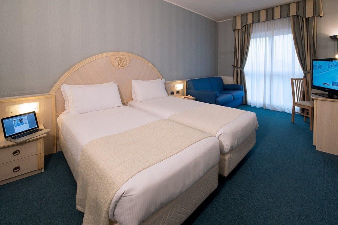CDH Hotel Villa Ducale Parma Esterno foto