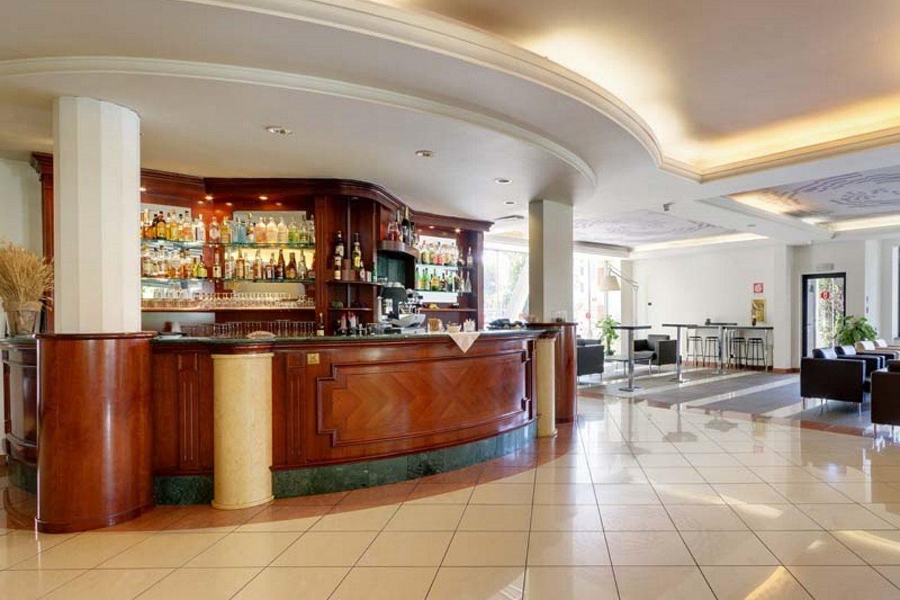 CDH Hotel Villa Ducale Parma Esterno foto