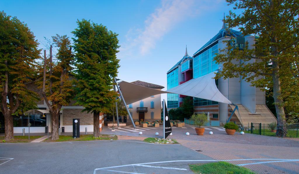 CDH Hotel Villa Ducale Parma Esterno foto