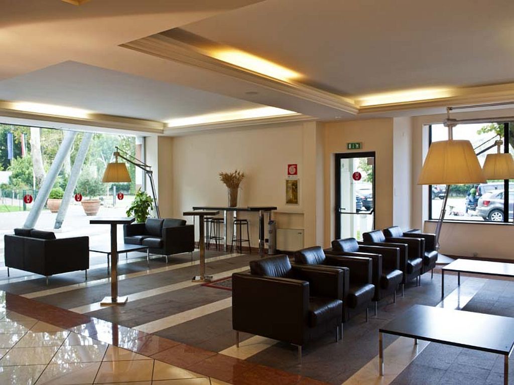 CDH Hotel Villa Ducale Parma Esterno foto