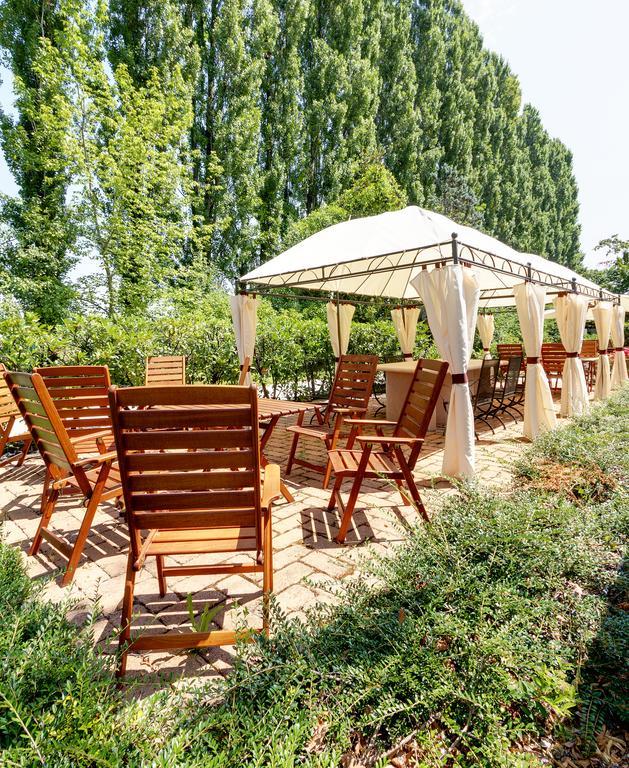 CDH Hotel Villa Ducale Parma Esterno foto